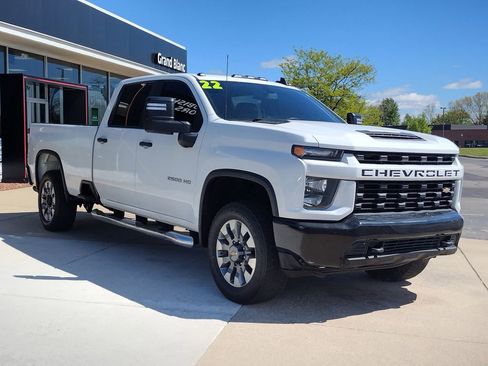 Used 2022 Chevrolet Silverado 2500 Custom w/ Custom Value Package AWD/4WD image 10