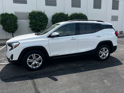 Used 2020 GMC Terrain SLE w/ Driver Convenience Package FWD image 2