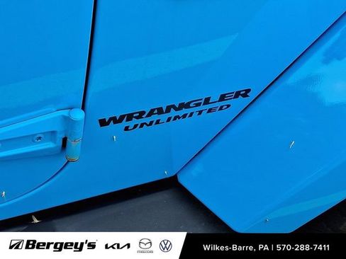 Used 2017 Jeep Wrangler Unlimited Sport AWD/4WD image 12