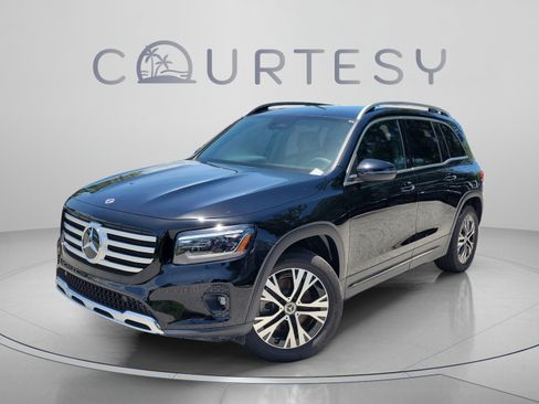 Used 2026 Mercedes-Benz GLB 250 image 1