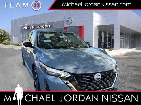 New 2025 Nissan Sentra SR image 1