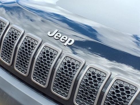 Used 2020 Jeep Cherokee Trailhawk w/ Cold Weather Group AWD/4WD image 30