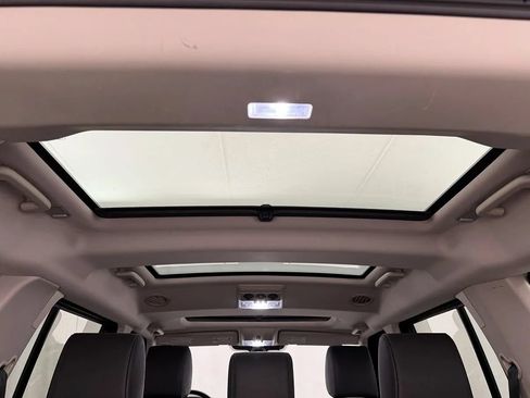 Used 2016 Land Rover LR4 HSE Silver Edition AWD/4WD image 34