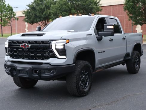 Used 2025 Chevrolet Silverado 2500 ZR2 w/ ZR2 Bison Edition AWD/4WD image 34
