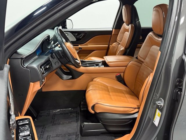 Used 2023 Lincoln Aviator Black Label AWD/4WD image 13