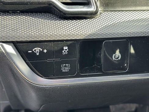 Used 2023 Kia Sportage LX AWD/4WD image 16