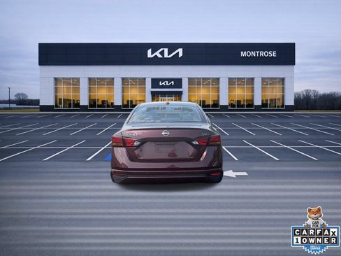 Used 2023 Nissan Altima 2.5 SV FWD image 7