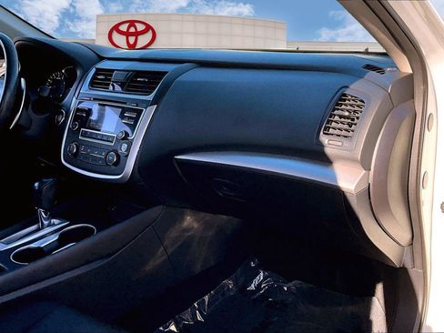 Used 2017 Nissan Altima 2.5 SR image 16