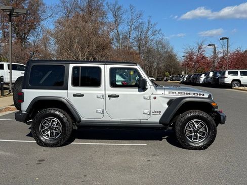 Certified 2024 Jeep Wrangler Unlimited Rubicon w/ Technology Group image 5