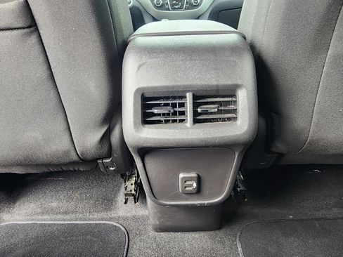 Used 2021 Chevrolet Equinox LS w/ LS Convenience Package image 17