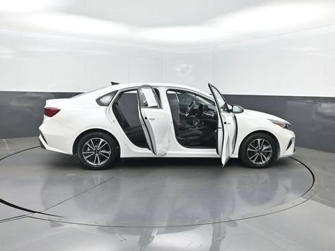 Used 2023 Kia Forte LXS w/ LXS Technology Package FWD image 31