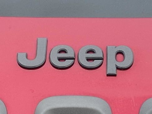 Used 2015 Jeep Cherokee Trailhawk w/ Comfort/Convenience Group image 12