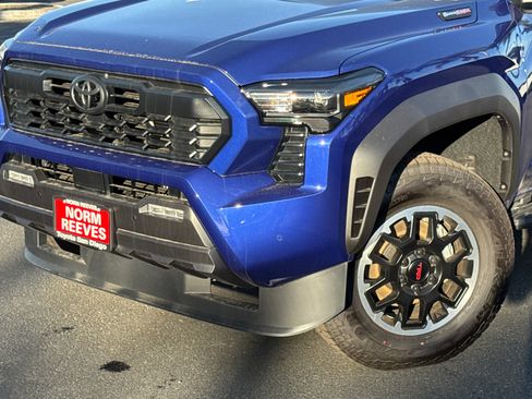 New 2025 Toyota Tacoma TRD Off-Road image 3