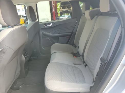 Used 2021 Ford Escape SE FWD image 9