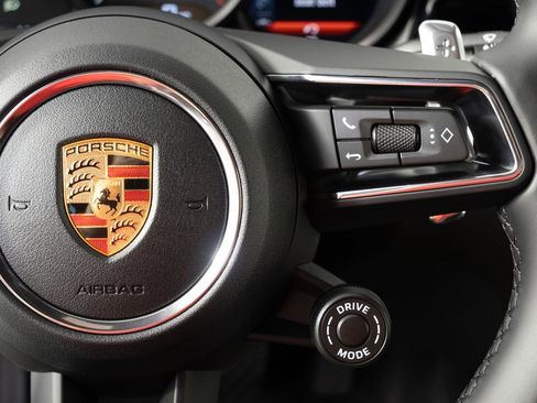 New 2026 Porsche Macan image 11