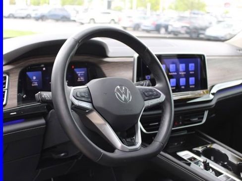 Used 2025 Volkswagen Atlas SEL Premium R-Line AWD/4WD image 19
