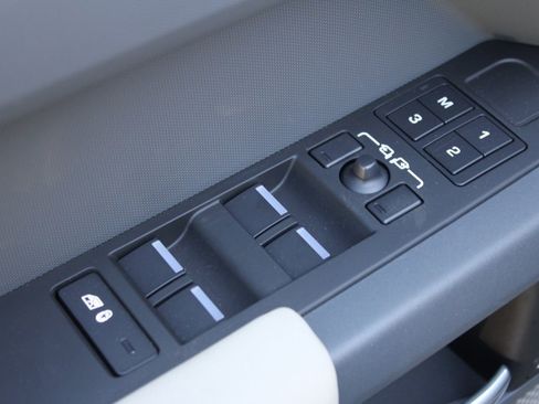 Used 2024 Land Rover Defender 130 X image 14