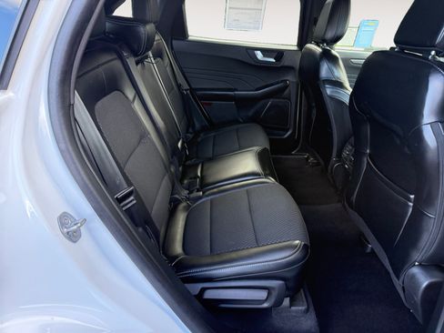 Certified 2023 Ford Escape SE image 18