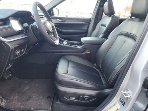 New 2025 Jeep Grand Cherokee Limited image 19