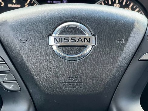 Used 2018 Nissan Pathfinder 4WD image 5