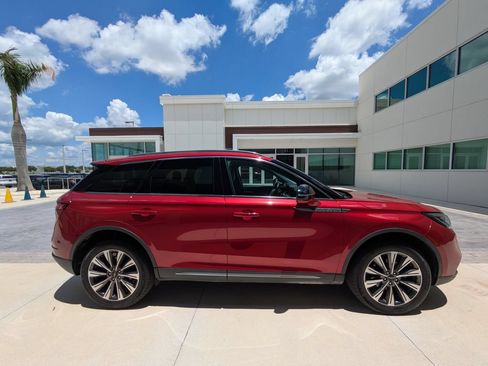 Used 2022 Lincoln Corsair Reserve AWD/4WD image 5