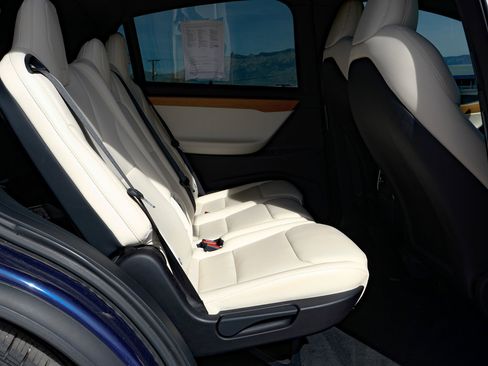 Used 2020 Tesla Model X Long Range image 25