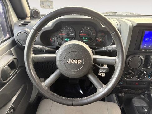 Used 2009 Jeep Wrangler Unlimited X image 12