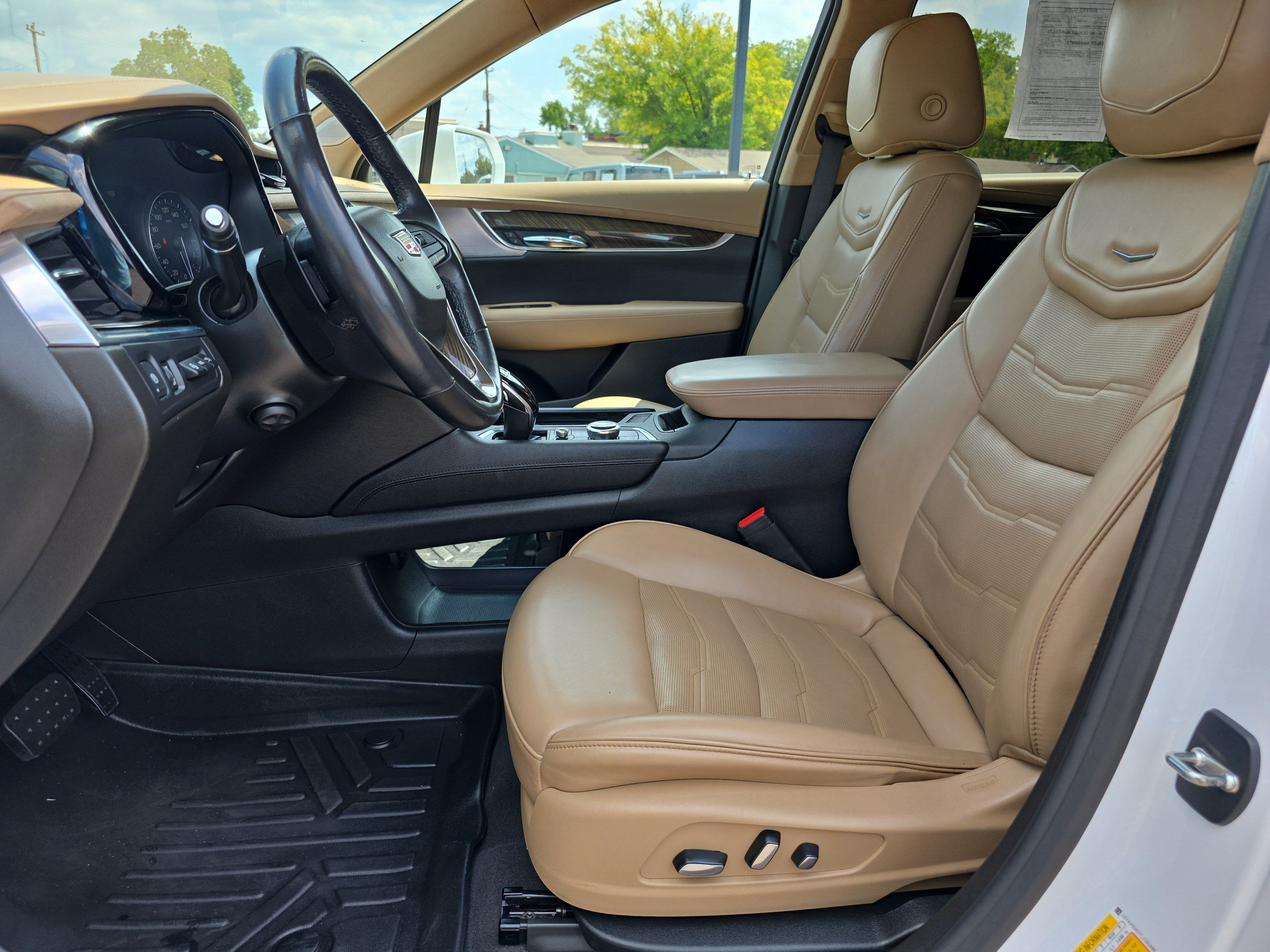 Used 2020 Cadillac XT6 Premium Luxury w/ Platinum Package FWD image 10