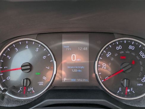 Used 2021 Toyota RAV4 XLE w/ Convenience Package AWD/4WD image 16