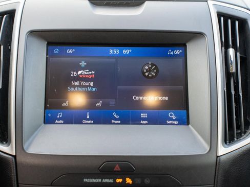 Used 2020 Ford Edge SEL w/ Convenience Package image 17