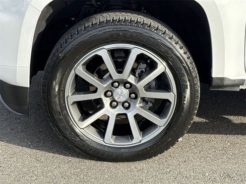 Used 2022 GMC Canyon Denali image 12