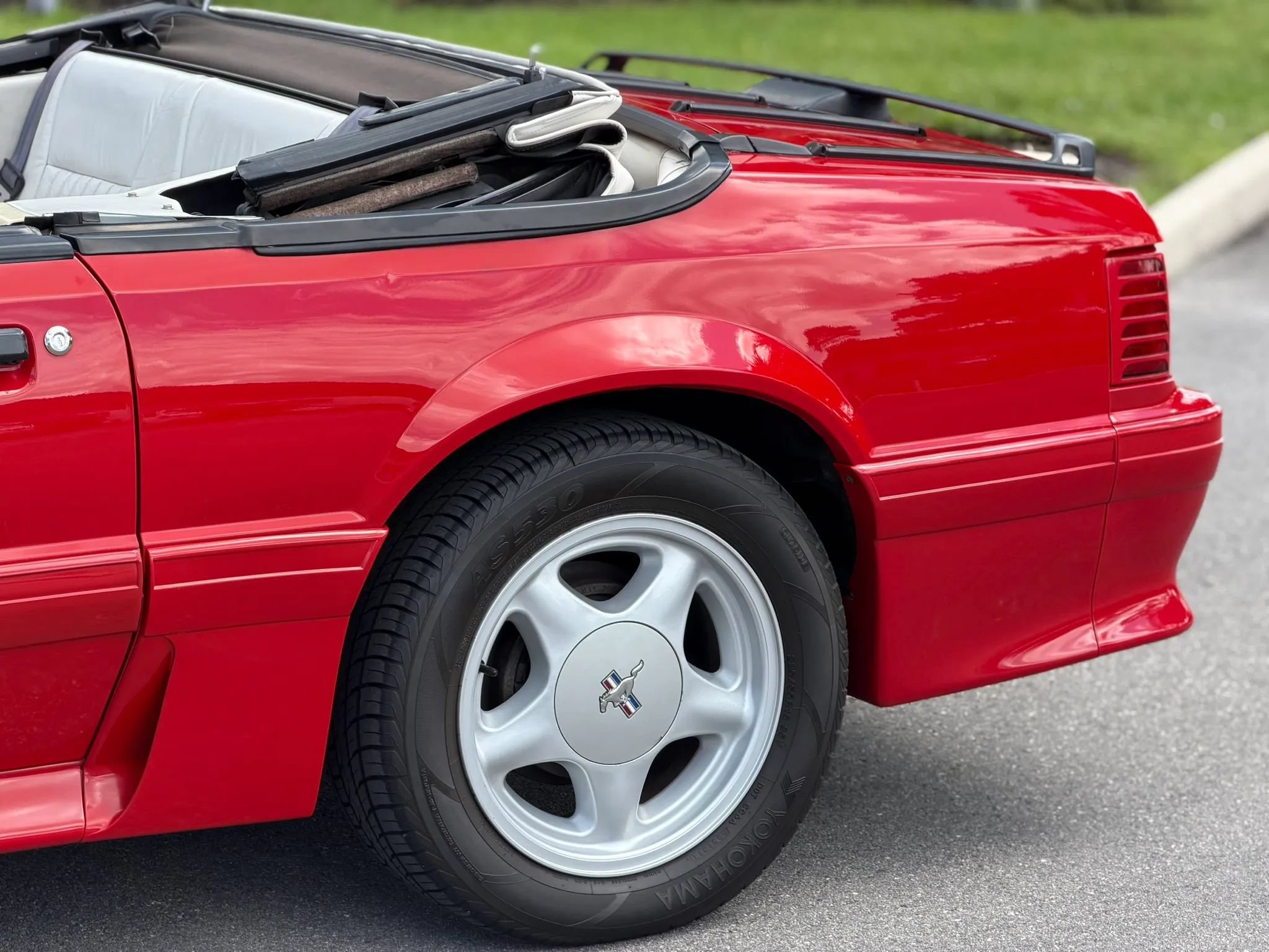 Used 1993 Ford Mustang GT RWD image 12