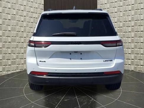 Certified 2023 Jeep Grand Cherokee Limited w/ Black Appearance Package AWD/4WD image 6