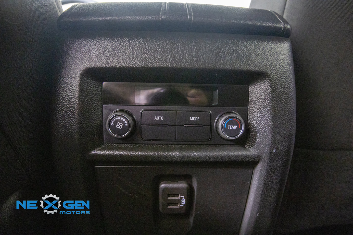 Used 2023 Chevrolet Traverse LT w/ LPO, Floor Liner Package AWD/4WD image 32
