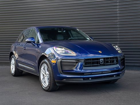 Certified 2025 Porsche Macan image 27