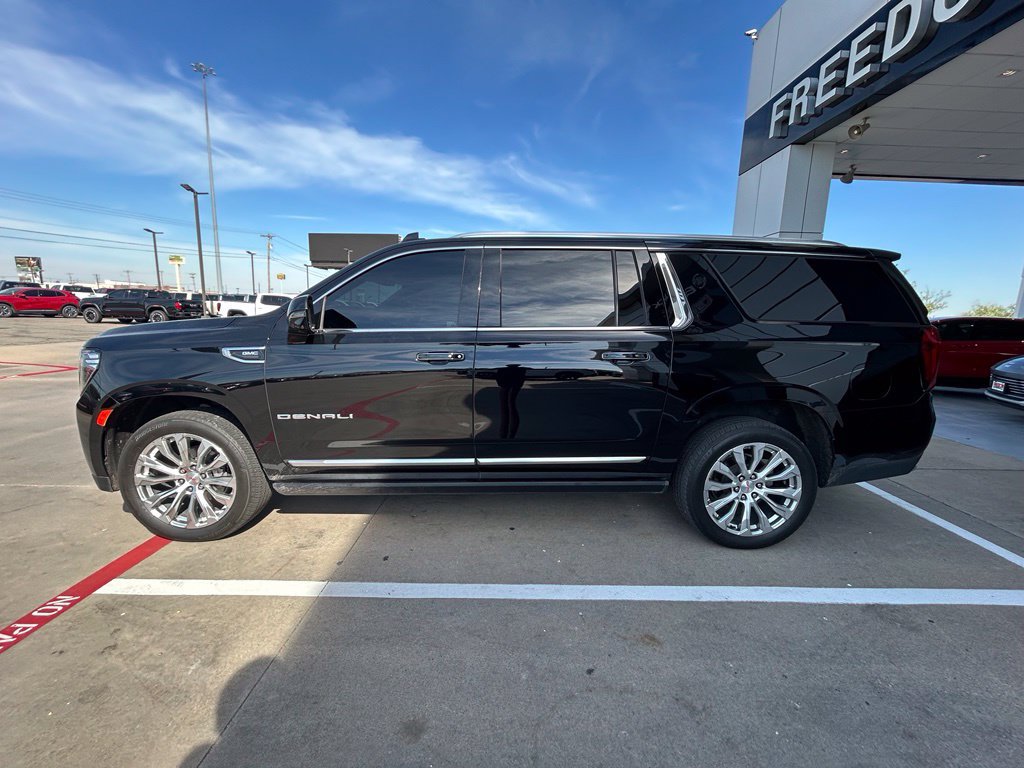 Used 2021 GMC Yukon XL Denali AWD/4WD image 2