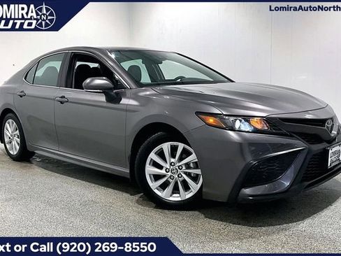 Used 2024 Toyota Camry SE image 1