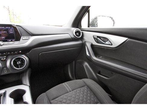 Used 2021 Chevrolet Blazer LT image 12