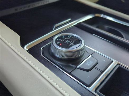 Certified 2023 Ford Expedition Max Platinum RWD image 13