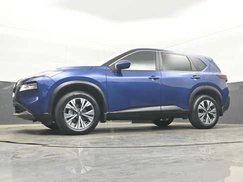 Certified 2023 Nissan Rogue SV image 40