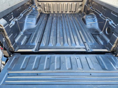 Used 2022 Nissan Frontier SV w/ Technology Package image 13