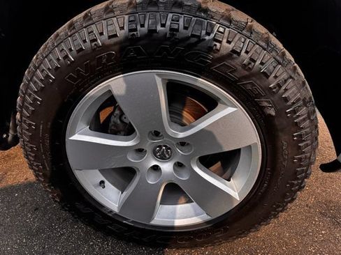 Used 2013 RAM 1500 Express AWD/4WD image 32