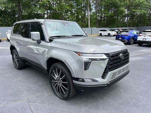 Certified 2024 Lexus GX 550 w/ Accessory Package (2T) AWD/4WD image 4