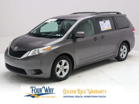 Used 2014 Toyota Sienna LE FWD image 8