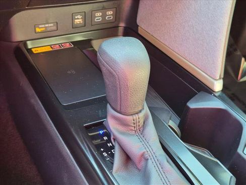 Used 2025 Toyota Camry LE w/ Convenience Package FWD image 11