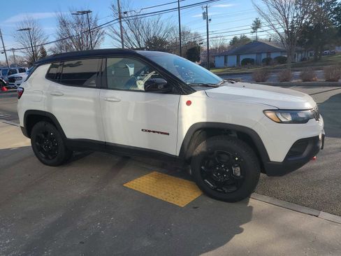 New 2024 Jeep Compass Trailhawk w/ Sun and Sound Group image 5
