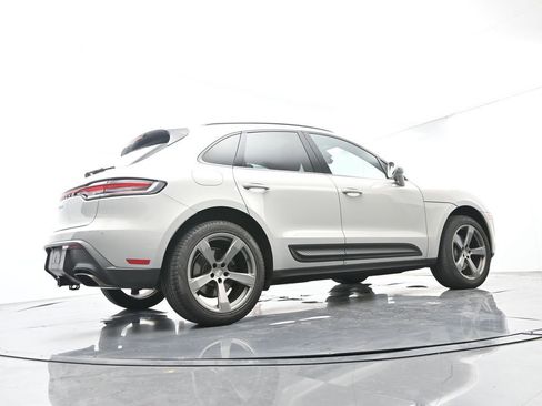 Certified 2025 Porsche Macan AWD/4WD image 53
