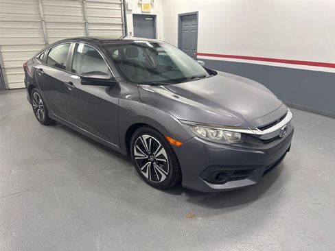 Used 2016 Honda Civic EX-T image 2