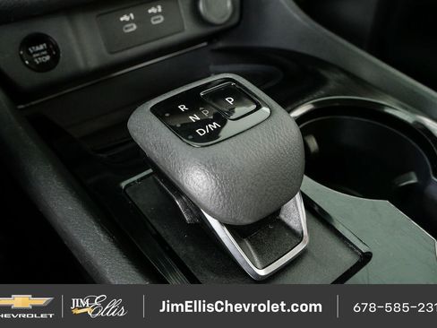 Used 2025 Nissan Rogue SV AWD/4WD image 16
