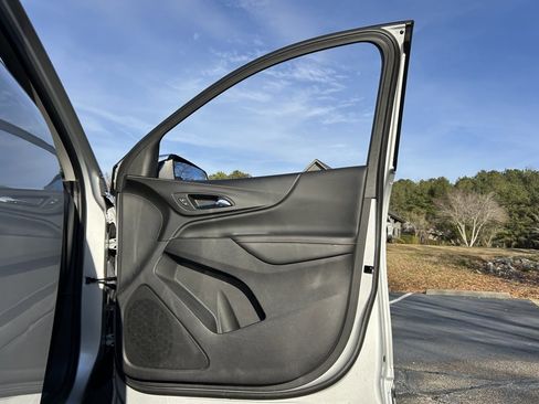 Used 2018 Chevrolet Equinox Premier image 55